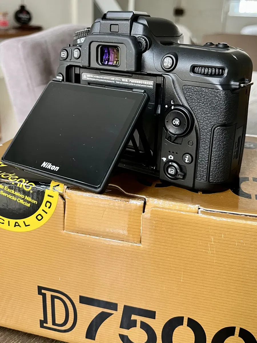 Nikon D7500